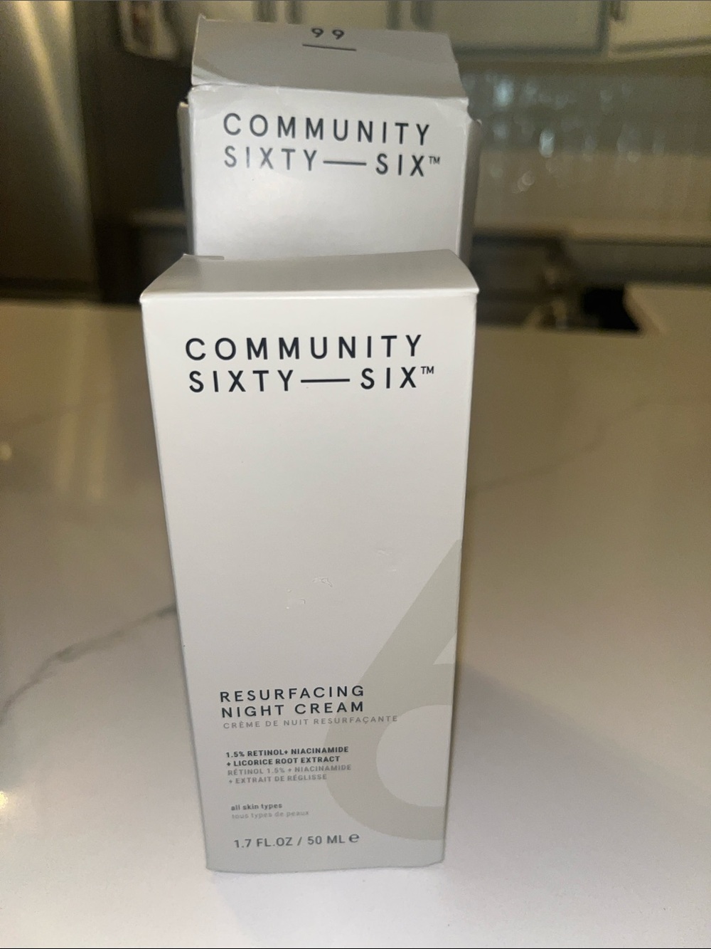Community Sixty-Six Resurfacing Night Cream - bonus Makeup up cleanser